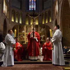 Czy msza w wielki piątek jest obowiązkowa? Oto, co musisz wiedzieć