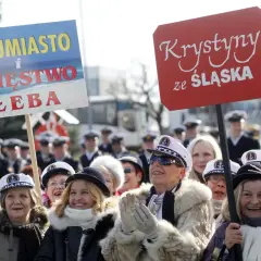 Kiedy są imieniny Krystyny, świętują Krystyny ze Śląska, trzymając transparenty z napisem "Trójmiasto i Księstwo Łeby".