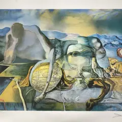 Tableau Salvador Dali : un homme pensif, un globe jaune, des formes molles et un paysage onirique.