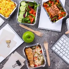Czy catering się opłaca? Odkryj ukryte koszty i prawdziwe zyski!