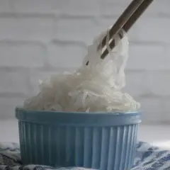 Czy makaron konjac jest zdrowy? Korzyści, wady i jak go jeść
