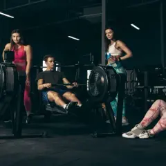 Jak wygląda trening CrossFit? Poznaj strukturę i najważniejsze ćwiczenia