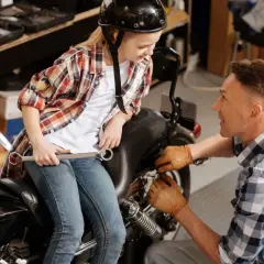 Przewożenie dzieci na motocyklu: Czy robisz to odpowiedzialnie?