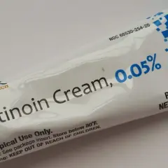 Tretinoin Cream 0.05% från Spear Dermatology Products. Receptbelagd kräm för hudvård, perfekt för dig som vill få tretinoin utskrivet.