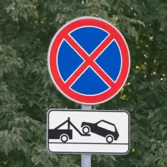 Mandat za parkowanie na chodniku – ile zapłacisz za wykroczenie?