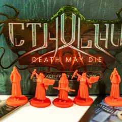 Figurki bohaterów gry planszowej Cthulhu: Death May Die, gotowe do walki z mrocznymi siłami.