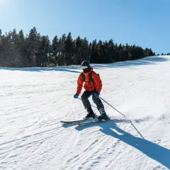 Gdzie na narty w Polsce bez tłoku? Spokojne miejsca na stoku