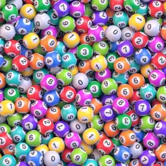 Kolorowe kulki do gry w bingo, każda z numerem, tworzą gęsty stos. Wyobraź sobie, kiedy wyniki lotto!