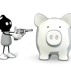 Eine Figur mit schwarzer Maske zielt mit einer Pistole auf ein Sparschwein. Die Botschaft: private krankenversicherung im alter unbezahlbar.