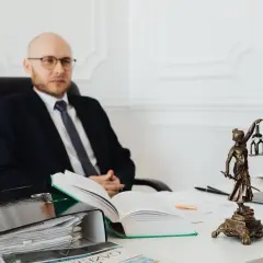 Ile kosztuje notariusz przy wynajmie mieszkania? Sprawdź, kto płaci!