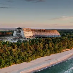 Gołębiewski: Ile pokoi w Pobierowie, Karpaczu, Mikołajkach, Wiśle?