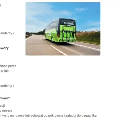 Flixbus przewóz rowerów: zielony autobus z uchwytami na rowery z tyłu jedzie po autostradzie.