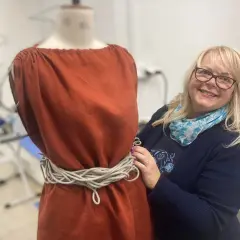 Prosta sukienka DIY: Uszyj ją sama, nawet bez doświadczenia!