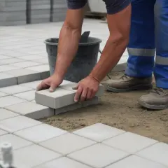 Co dać pod kostkę brukową, aby uniknąć problemów z jej osiadaniem?