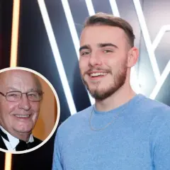 Wiesław Ochman i jego syn. Młody mężczyzna uśmiecha się, a w okręgu widać starszego pana w okularach.