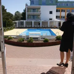 Hotel Bryza – ile ma lat i jak wpłynęło to na jego historię?