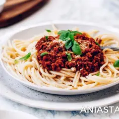 Ania Starmach: Spaghetti bolognese przepis na perfekcyjny sos