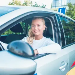 Jak wygląda kurs na prawo jazdy? Poznaj szczegóły i uniknij błędów