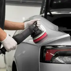 Jak polerować auto bez ryzyka uszkodzenia lakieru krok po kroku
