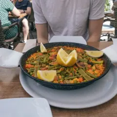 Ile kosztuje jedzenie w Hiszpanii? Zaskakujące ceny i porady