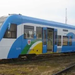 Jak dojechać do Mielna pociągiem – uniknij korków i stresu w sezonie
