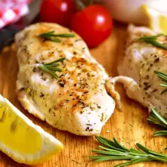 Ile kalorii ma kotlet z kurczaka? Włącz go zdrowo do diety!