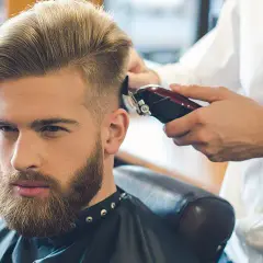 Najlepsze fryzury dla wdowiego szpica: stylizacje dla kobiet i mężczyzn