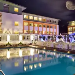 Hotel Bryza Jurata: Ile lat ma? Odkryj historię ikony luksusu