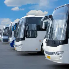 Duży autokar: Ile miejsc? Ekspert radzi, jak wybrać!