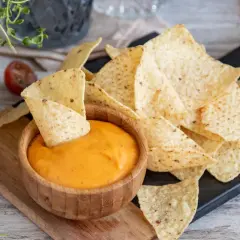 Cómo hacer queso fundido para nachos cremoso y delicioso en casa