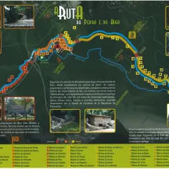 Mapa de la Ruta da Pedra e da Auga, con senderos, molinos y puntos de interés. Destaca la "pedra da auga" en el título.
