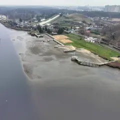Poznań atrakcje dla młodzieży: Malta z widokiem na skocznię narciarską i plażę. Idealne miejsce na aktywny wypoczynek.