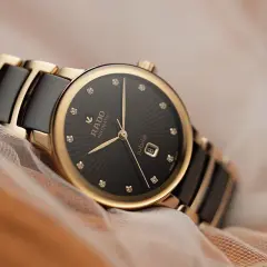 Jaki zegarek damski warto kupić? Kluczowe trendy i najlepsze modele.