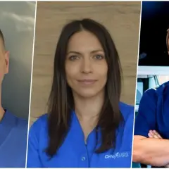 Trzy portrety lekarzy w niebieskich fartuchach medycznych.