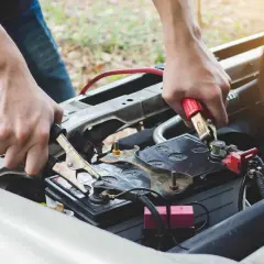 Ekspert radzi: Jak podłączyć kable rozruchowe krok po kroku?