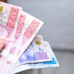 Jaka waluta obowiązuje w Szwecji? Wszystko o koronie szwedzkiej i płatnościach