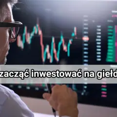 Mężczyzna w okularach analizuje wykresy giełdowe. Zastanawia się, co to jest fundusz inwestycyjny i jak zacząć inwestować na giełdzie.