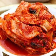 Kimchi: Cud dla jelit czy ryzyko? Sprawdź, dla kogo jest zdrowe