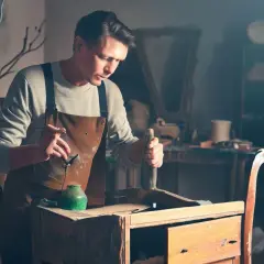 Co zrobić ze starymi meblami? Oto sposoby na ich sensowne wykorzystanie
