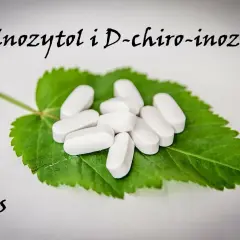 Białe tabletki na zielonym liściu, symbolizujące mio-inozytol i D-chiro-inozytol, pomocne w PCOS. Co to jest inozytol?