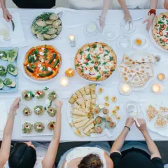 Catering na urodziny: Ile kosztuje? Jak nie przepłacić? Poradnik