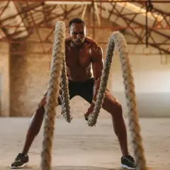 CrossFit: Trening dla każdego? Poznaj definicję i zacznij mądrze!