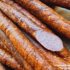 Domowa kiełbasa wędzona: Przepis krok po kroku na idealny smak
