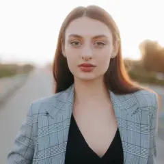 Jaki żakiet do kombinezonu? Unikaj najczęstszych błędów w stylizacji