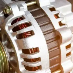 Alternator nie ładuje? Objawy, przyczyny i jak wzbudzić [70]