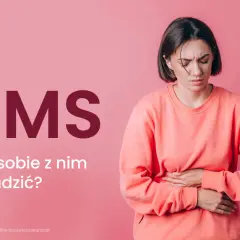 Kobieta z bólem brzucha, cierpiąca na PMS. Jak sobie z nim poradzić?