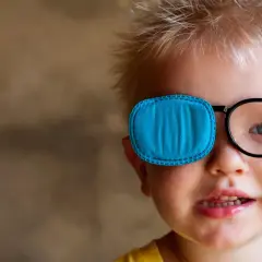 Zez ukryty czy da się wyleczyć? Skuteczne metody leczenia i objawy