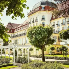 Hotel Marmur gdzie jest? Odkryj tajemnice fikcyjnego hotelu w Sopocie