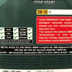 Olej silnikowy Castrol MAGNATEC 5W-30 C3, różne rodzaje olejów silnikowych, chroni silnik przed zużyciem podczas postoju i ruszania.