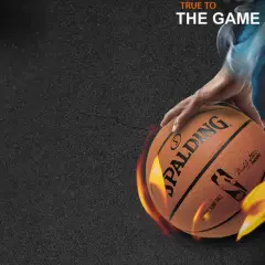 Dłoń trzyma piłkę Spalding TF-500, otoczoną płomieniami i niebieską mgłą. Napis "TRUE TO THE GAME".